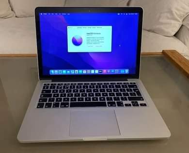 A picture of Apple MacBook Pro Retina 2015 core i5 Ram 8GB SSD