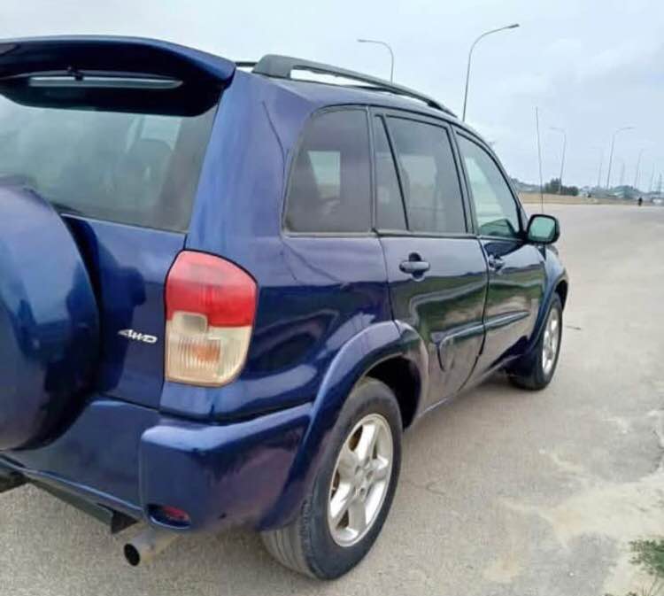 A picture of  CLEAN Toyota RAV4 with Good Engine and Gear AC