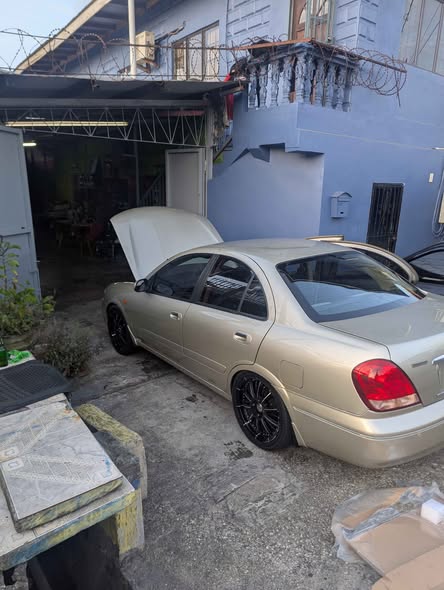 nissan almera