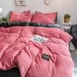 A picture of Coral velvet duvet
