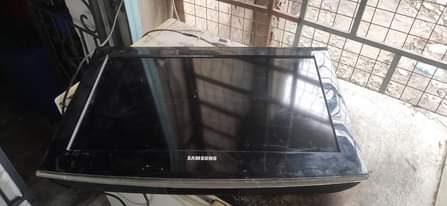 A picture of Tv samsung nch 32