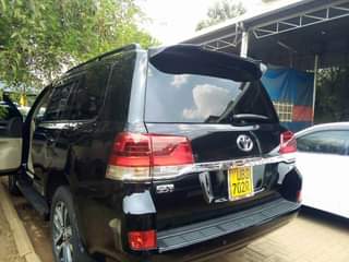 A picture of Landcruiser v8 petro 180m 2018 model