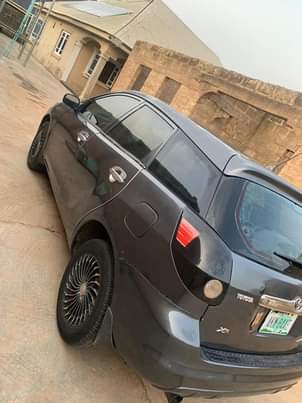 A picture of Used 05 Toyota Mayrix