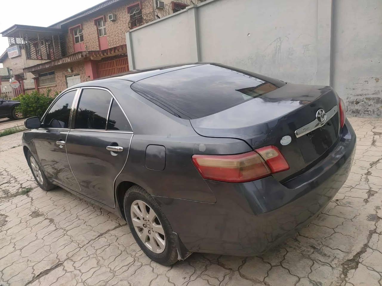 A picture of Nigerian Used Toyota Camry 2008 model grey colour