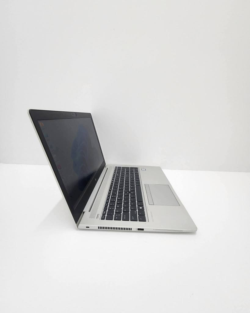 A picture of Laptops Networks equipments