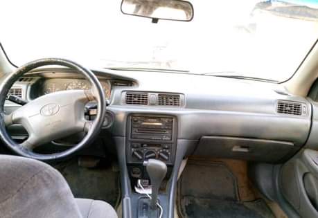 A picture of 2000 Toyota Camry