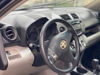 A picture of TOYOTA RAV 4