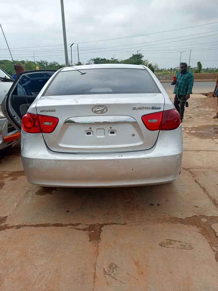 A picture of Fast fingers tomorrow deal money needed asap Hyundai Elantra 08
