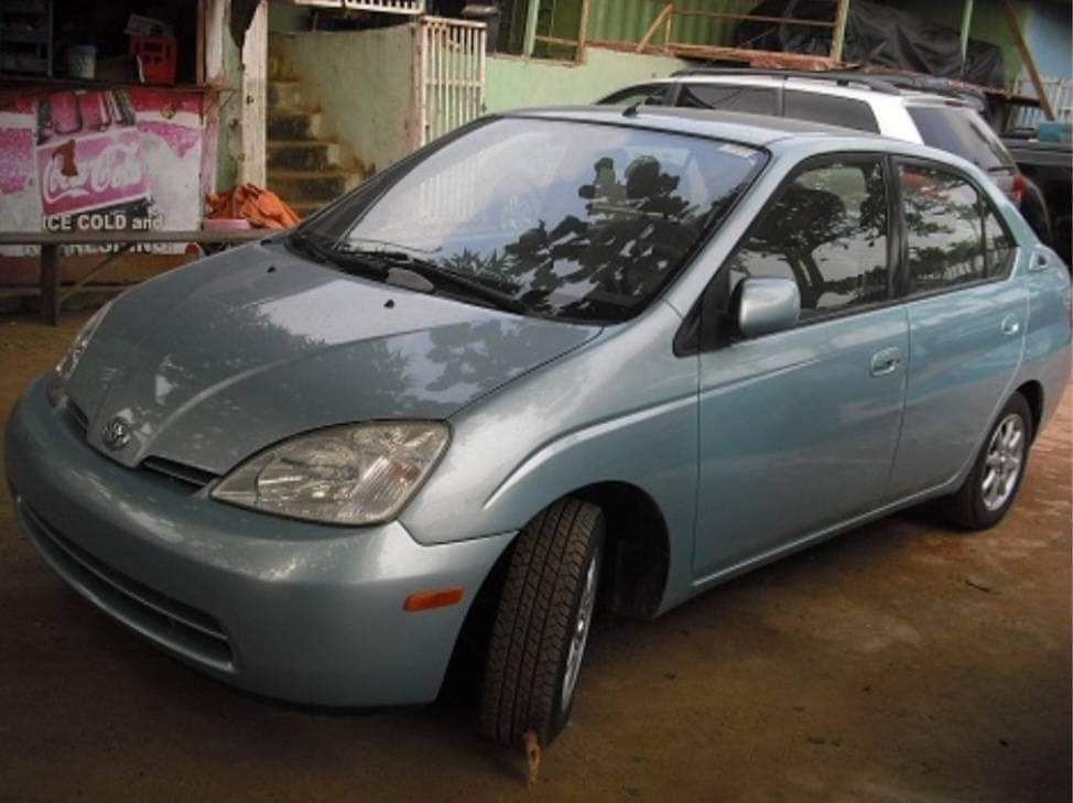 A picture of 2003 Toyota prius