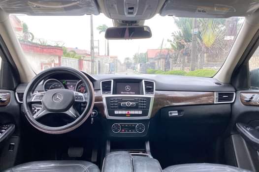 A picture of PRE OWNED 2012 MERCEDES BENZ ML 350 4MATIC