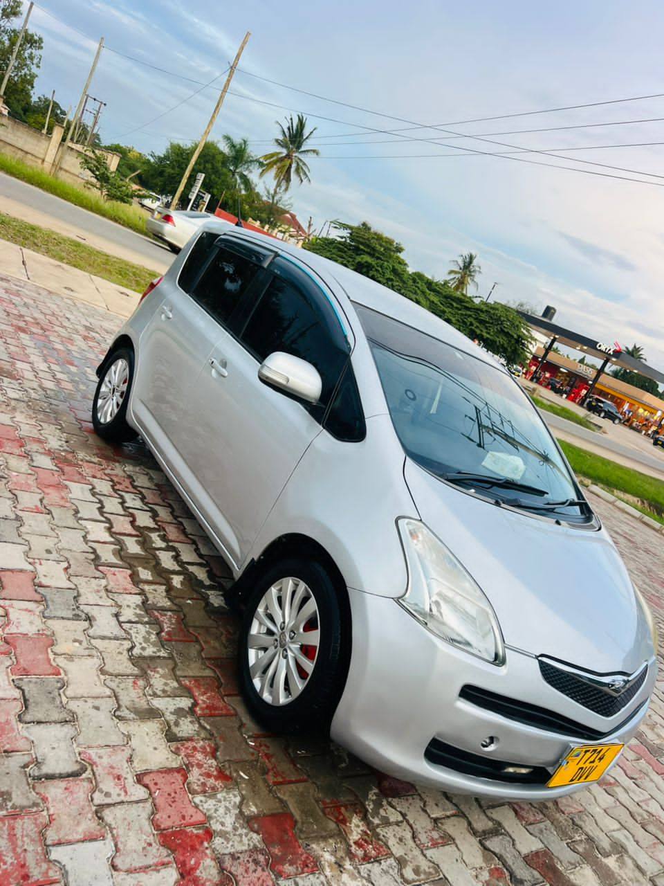 A picture of TOYOTA RACTIS 0685044002