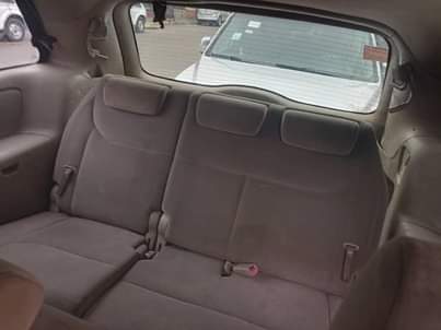 A picture of  2004 Toyota Sienna Manual Drive 
