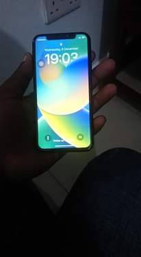 A picture of Iphone x haina tatzo lolote haimjui fundi naiuza 0688553727