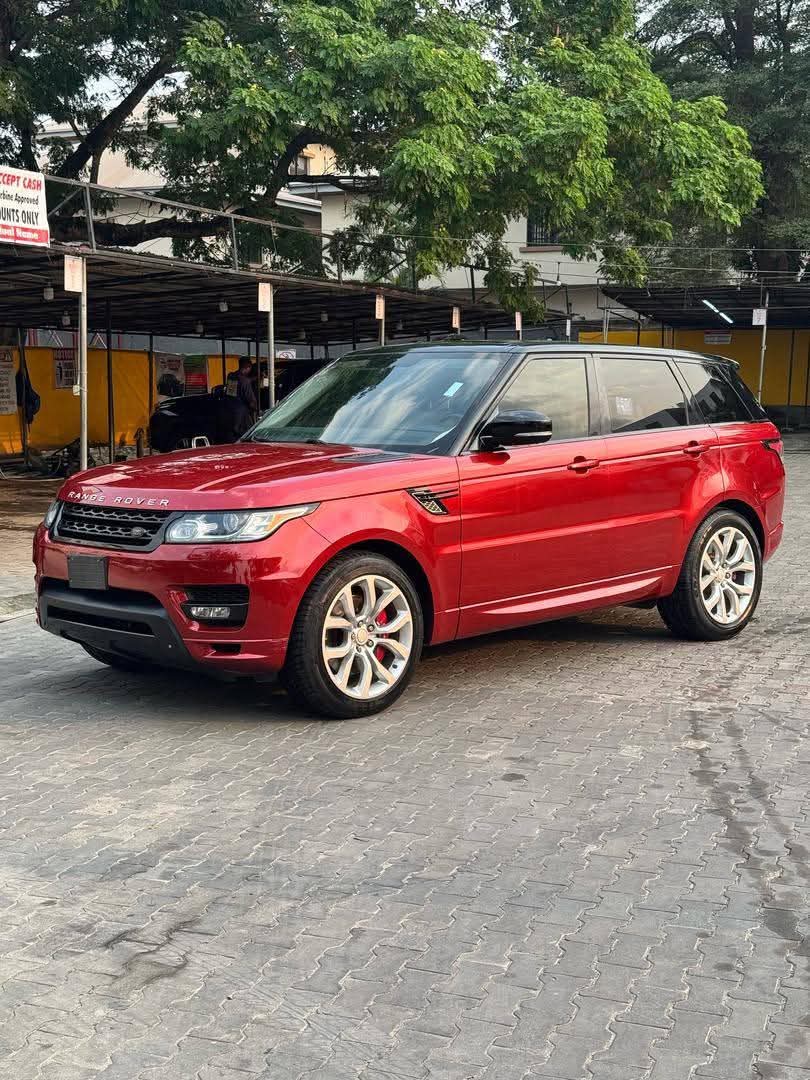 A picture of Range Rover sport 2014