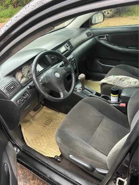 A picture of Toyota corolla 2006