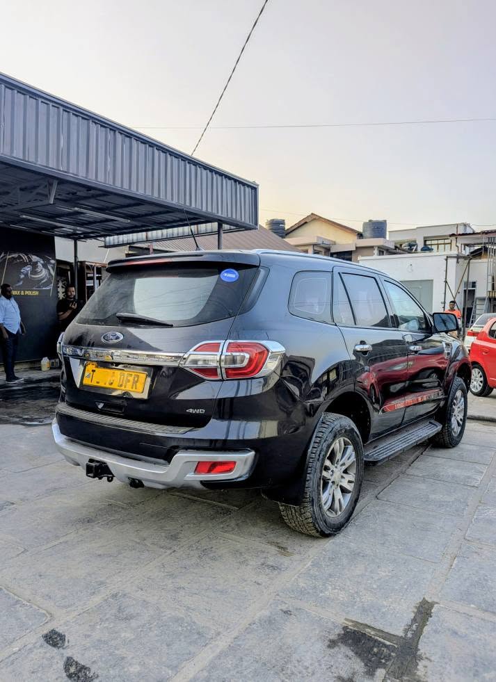 A picture of Ford Everest XLT