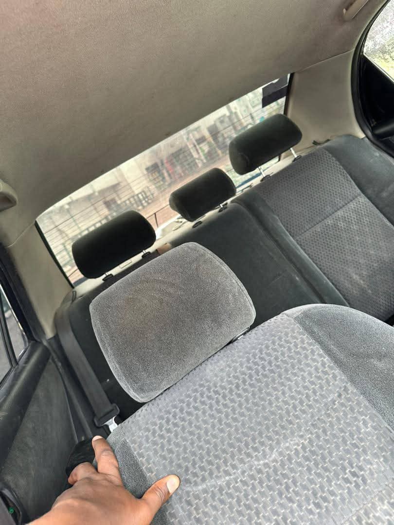 A picture of 2005 Corolla 2005