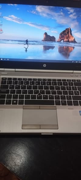 A picture of HP i5 Laptop