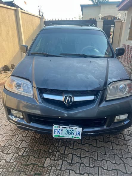 A picture of Akura MDX 2006 sound engine sharp transmission