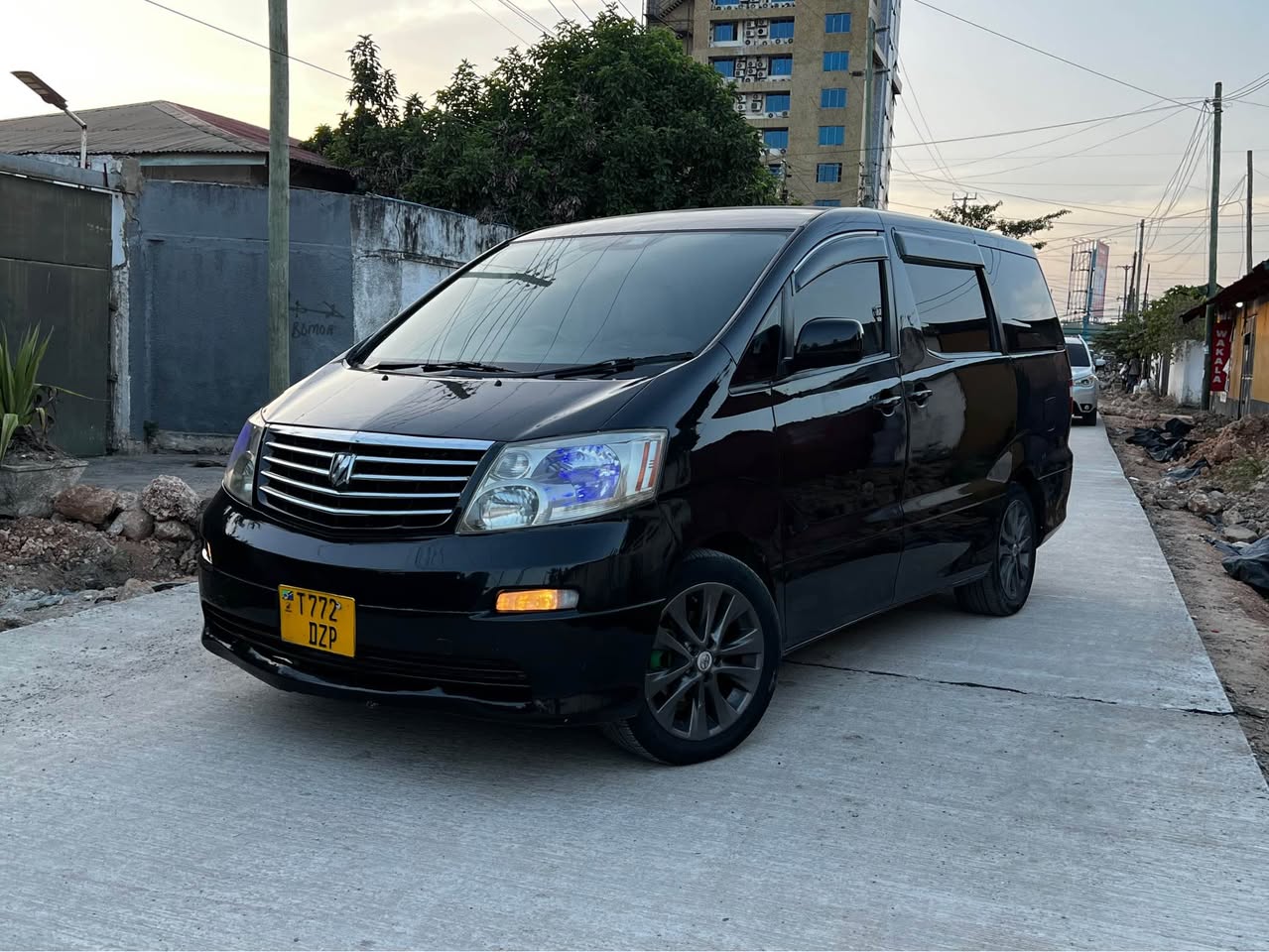 A picture of Toyota alphard