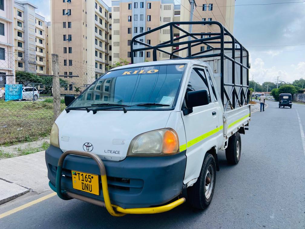 A picture of TOYOTA LITE ACE DNU 0714198785