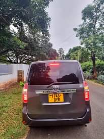 A picture of Toyota noah