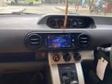 A picture of 2005 TOYOTA RUMION
