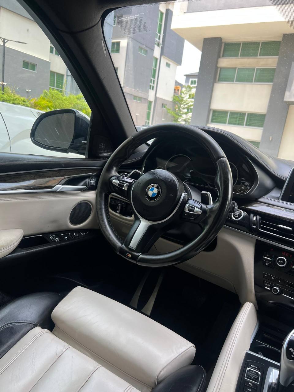 A picture of BMW X6 2016 Clean Register