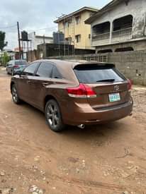 A picture of Toyota Venza 2011 Full Options Toks STD