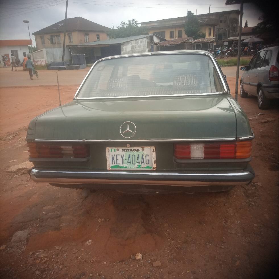 A picture of First body M Benz 123 1984 model vintage car with