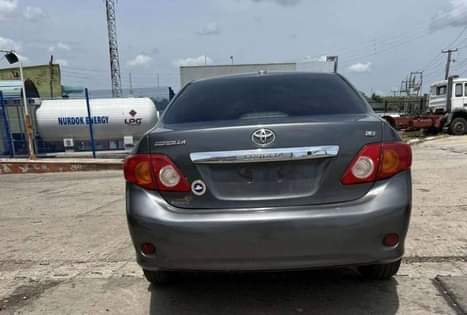 A picture of 2010 TOYOTA COROLLA LE