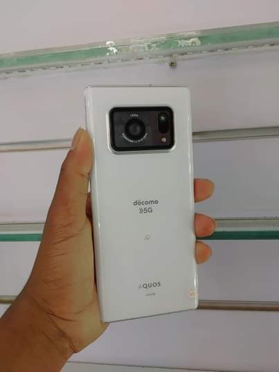 A picture of AQUOS R6 JAPANESE USED PHONE CLEAN PIECE