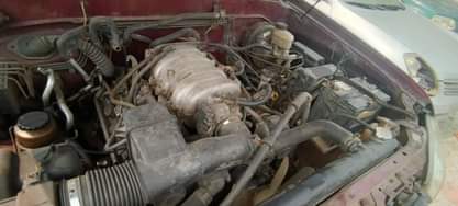 A picture of LAGOS DEALERS DEAL 2004 Toyota Sequoia BUMPER NEEDS TOICH Full