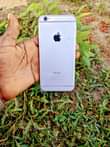A picture of Iphone 6 plain imenyooka finger saaf gb16 kipengel spika ya