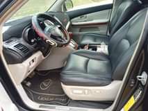 A picture of 2004 TOYOTA LEXUS Rx330