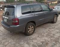 A picture of Clean Used 2005 Toyota Highlander 3roll seat