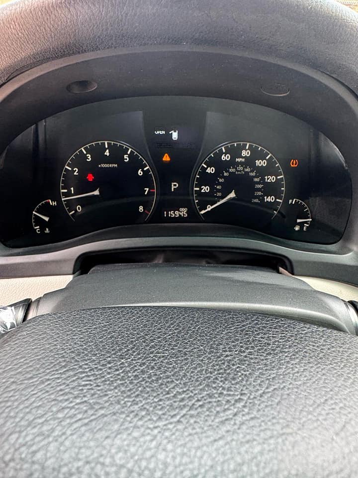 A picture of Tokunbo rx 350 2010