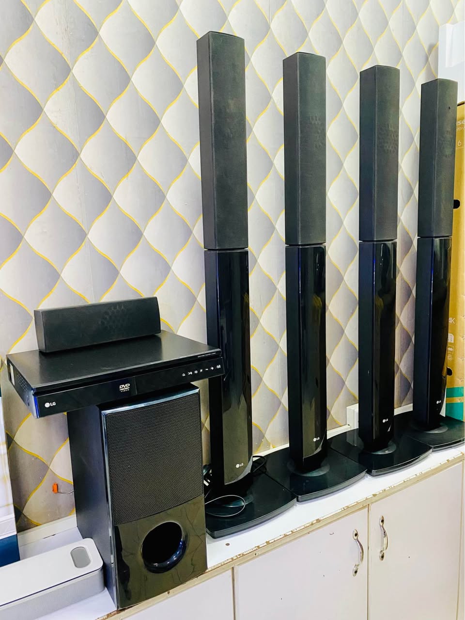 A picture of Lg Bluetooth Hometheater 1000watts 5.1ch at 700k 0706385301