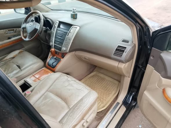 A picture of Lexus Rx 330