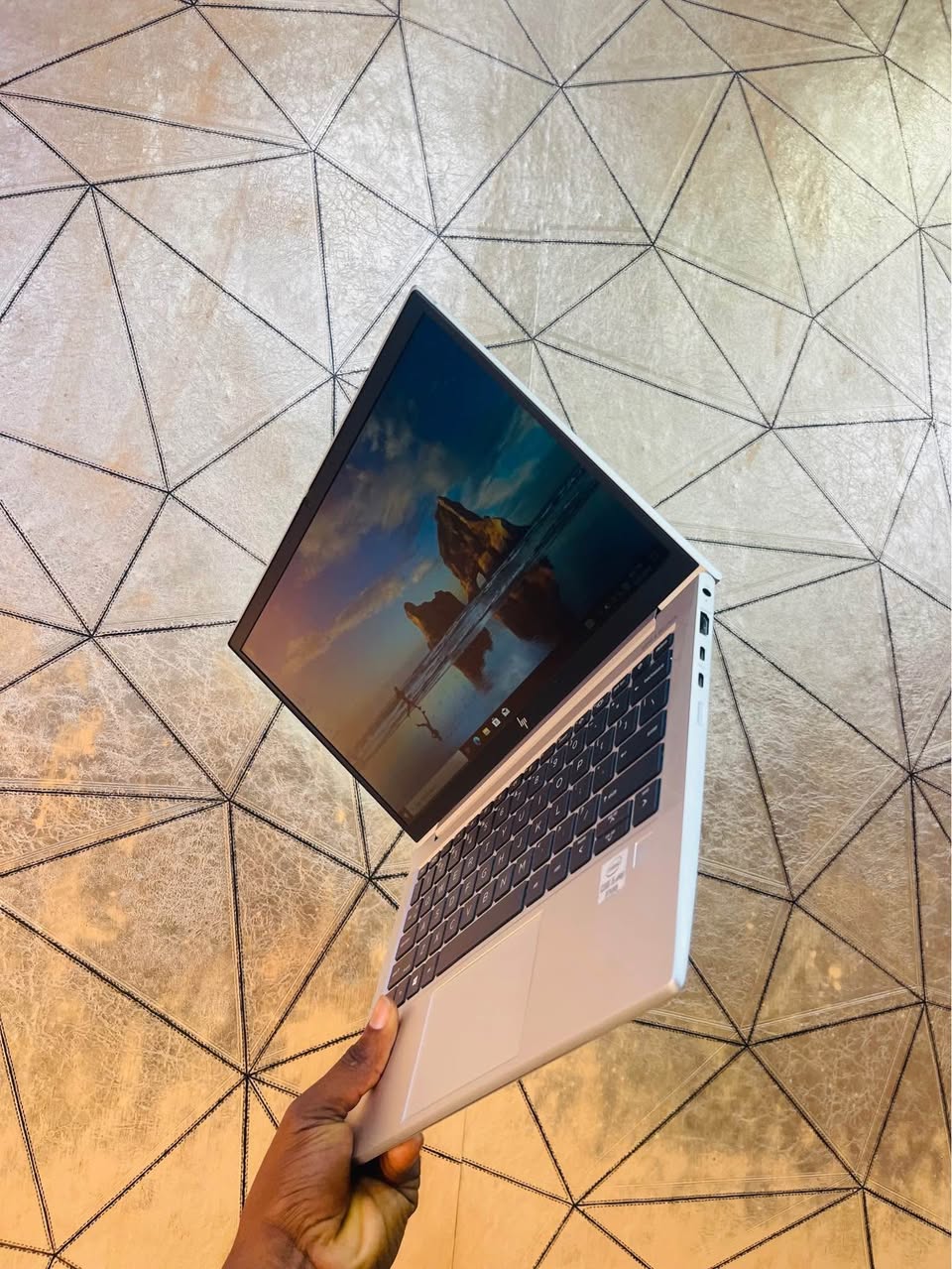 A picture of HP Elitebook 830 G7 Core i5 16gb ram 256ssd Keyboard