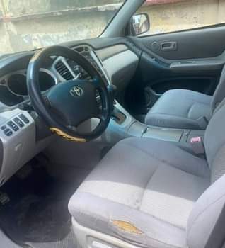 A picture of Toyota Highlander 05