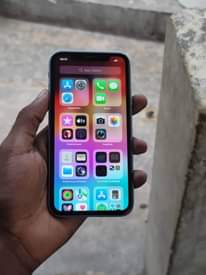 A picture of iPhone Xr 64gb bei 420 000 0692853914 Face ID hamna