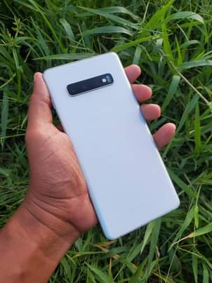 A picture of Samsung S10