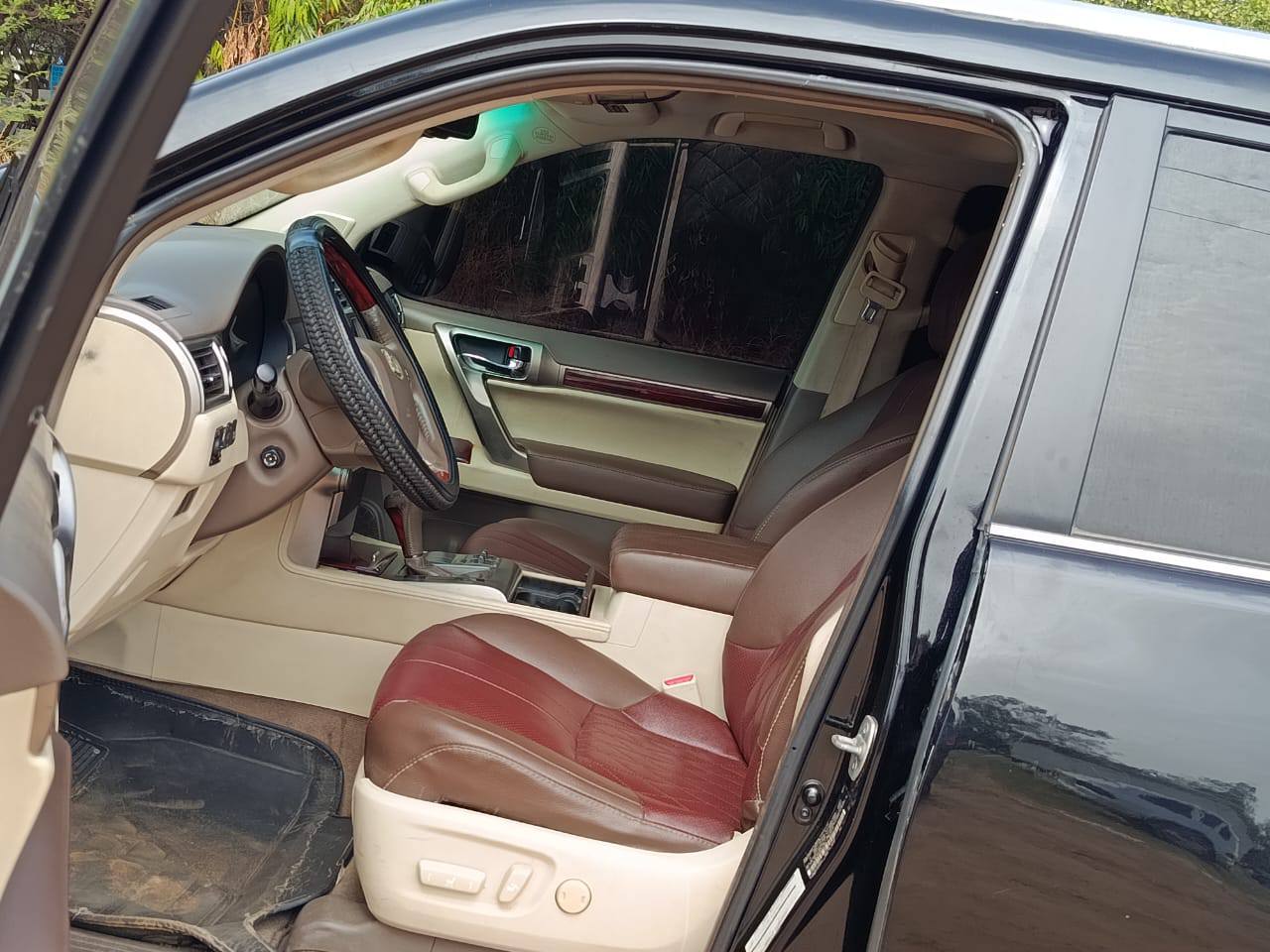 A picture of Lexus GX460 2011 20 million