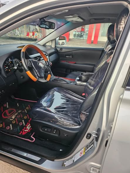 A picture of LEXUS RX350 2010 Model