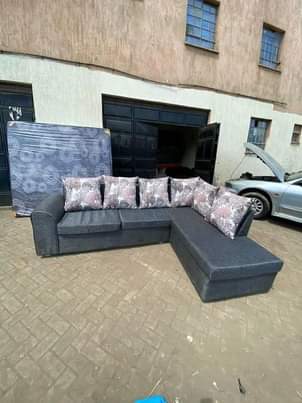 A picture of  Beautiful Sofa set for sale Moden design super comfy