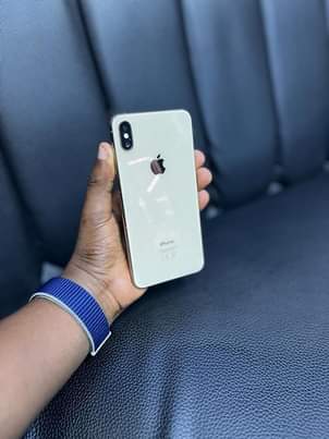 A picture of IPHONE X 0786817551