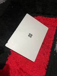 A picture of Microsoft surface laptop i5 8gb ram 512gb SSD detachable keyboard