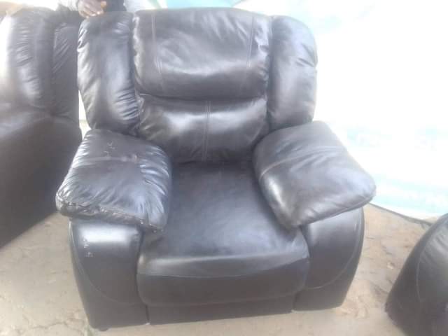 classifieds/furniture sofas