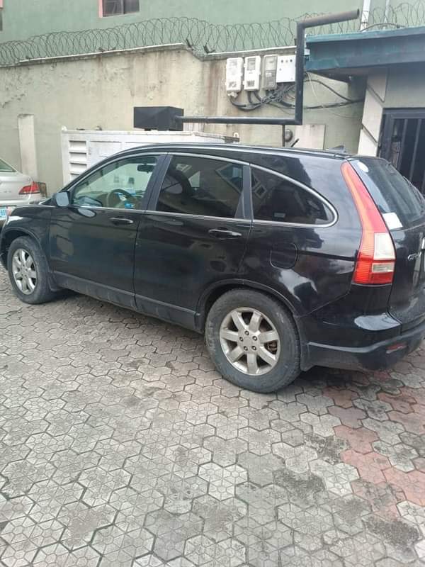 A picture of 2008 Nigeria used Honda CRV Engine gear and AC working